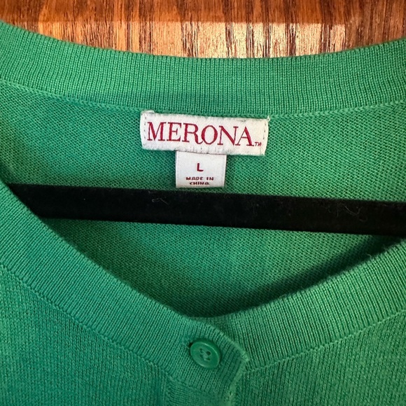 HARD TO FIND MERONA Short Sleeved Green Cardigan Button-Up - Picture 2 of 3